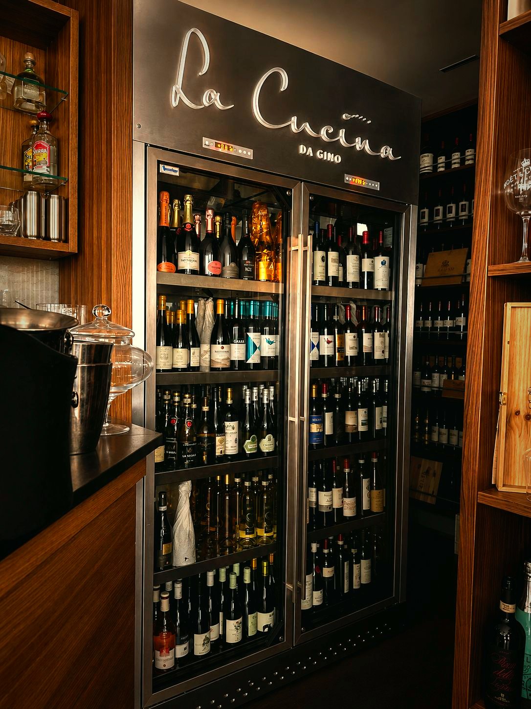 Weinschrank im Restaurant